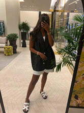 Load image into Gallery viewer, Black Vest